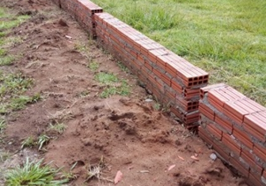 ASSEMJA | Construo Suporte Atrs do Campo 