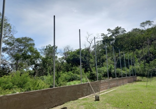 ASSEMJA | Construo Suporte Atrs do Campo 